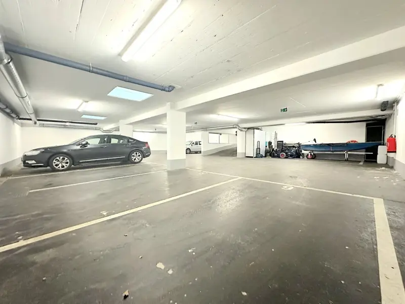 Neuwertige Tiefgaragenplätze in 1210 Wien - Sichern Sie sich jetzt Ihren Stellplatz