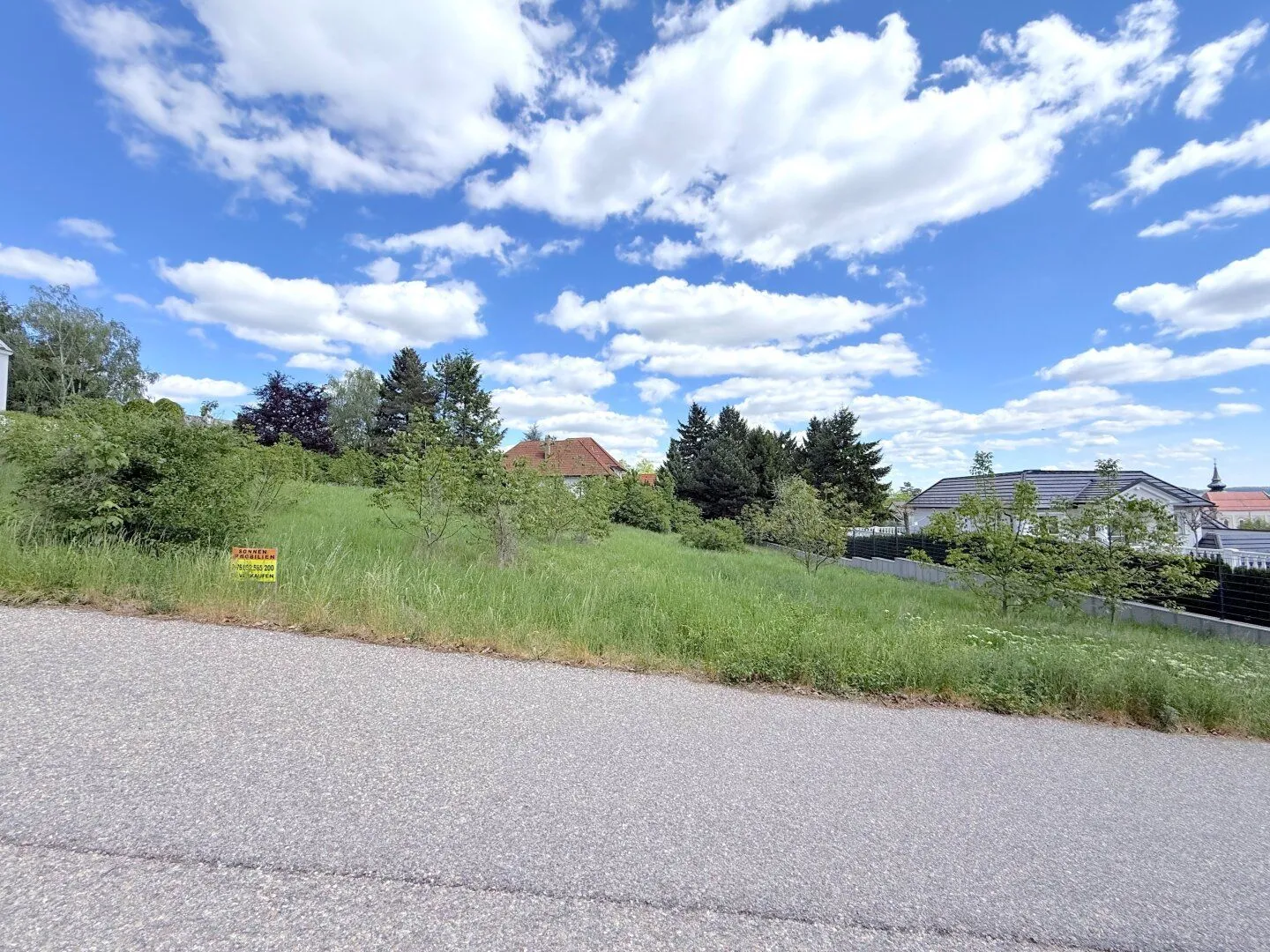 Spacious building plot 987m² in Ernstbrunn, photo 2