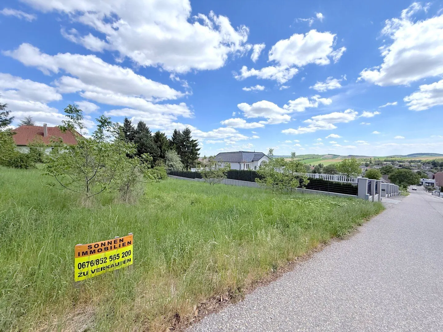 Spacious building plot 987m² in Ernstbrunn, photo 1