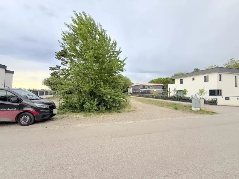 Großes Baugrundstück 930m² in Schwadorf, Niederösterreich