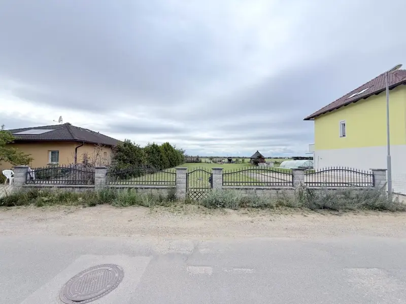 Großzügiges Baugrundstück 1080 m² in 2231 Strasshof – Ihr Traum vom Eigenheim