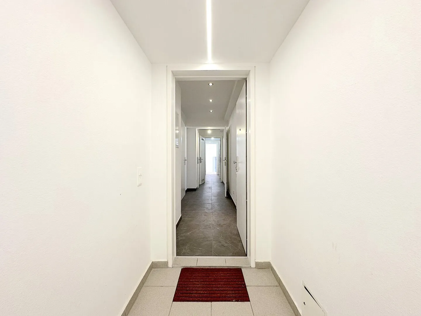 Open-ended lease: bright 3-room top floor apartment near Schwedenplatz, photo 2