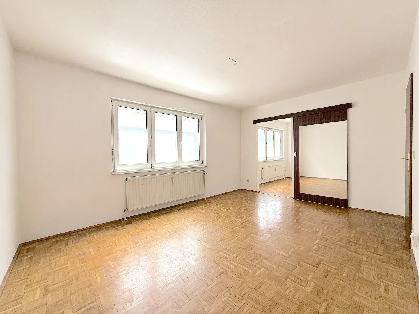 Charming 2-room apartment with fitted kitchen & lift in 1150 Vienna, photo 1