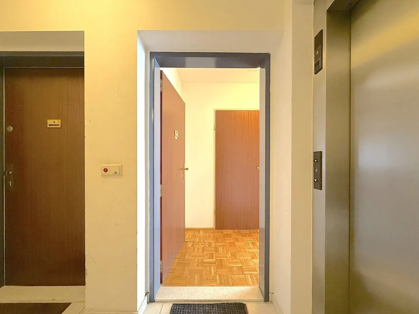Charming 2-room apartment with fitted kitchen & lift in 1150 Vienna, photo 2