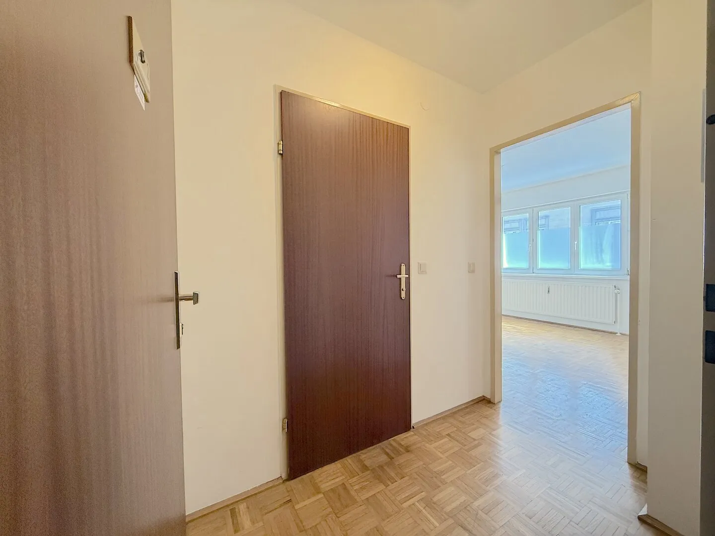 Charming 2-room apartment with fitted kitchen & lift in 1150 Vienna, photo 3