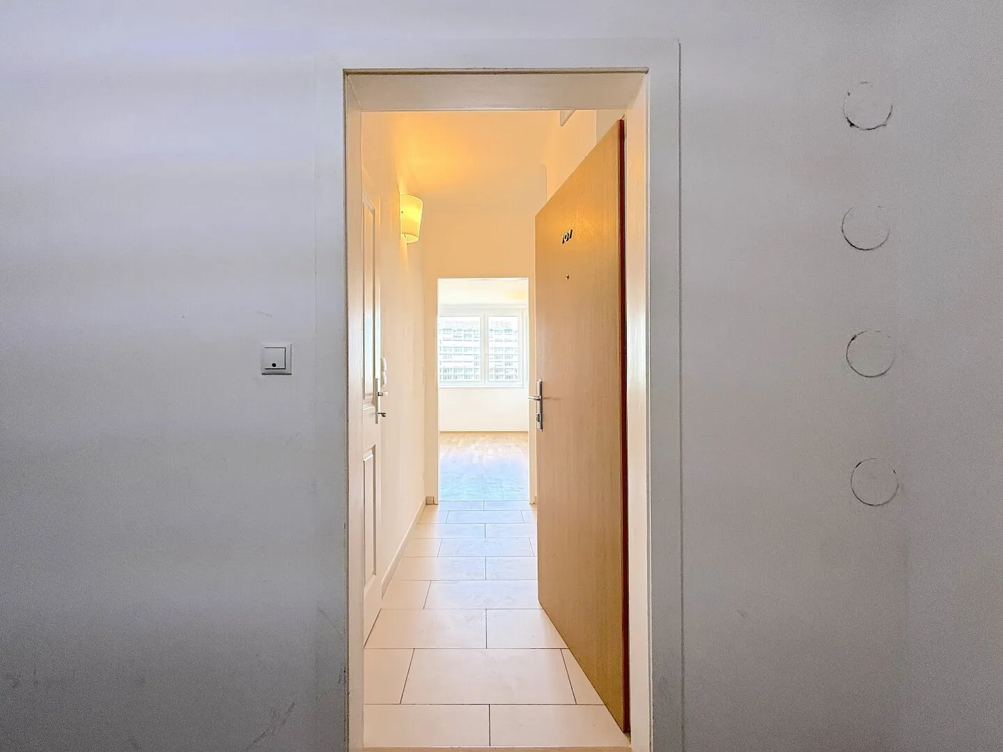 Modern 2-room apartment 39.5m² in 1010 Vienna, near underground, lift, fitted kitchen, €1,043.60 rent, photo 2