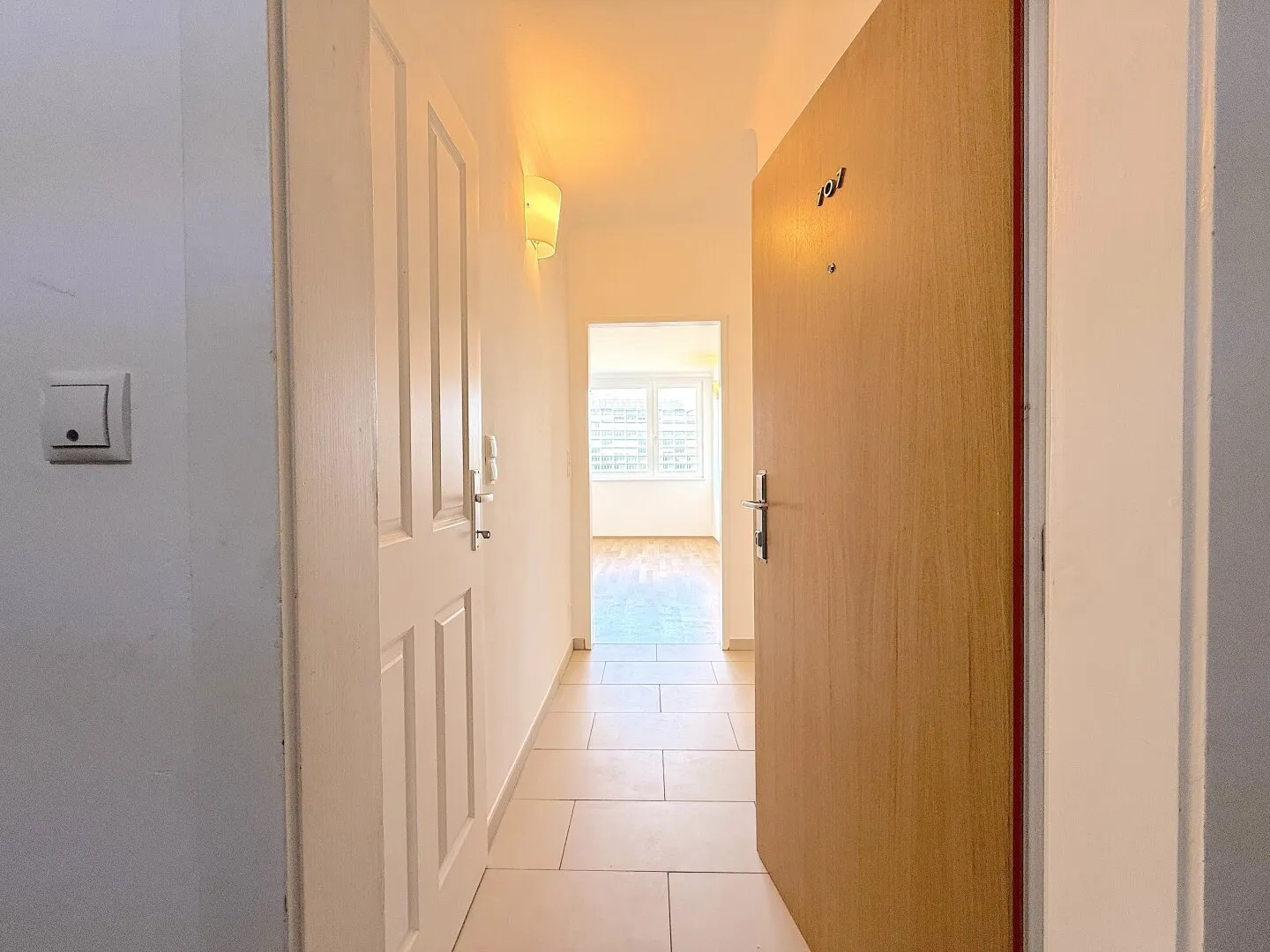 Modern 2-room apartment 39.5m² in 1010 Vienna, near underground, lift, fitted kitchen, €1,043.60 rent, photo 3