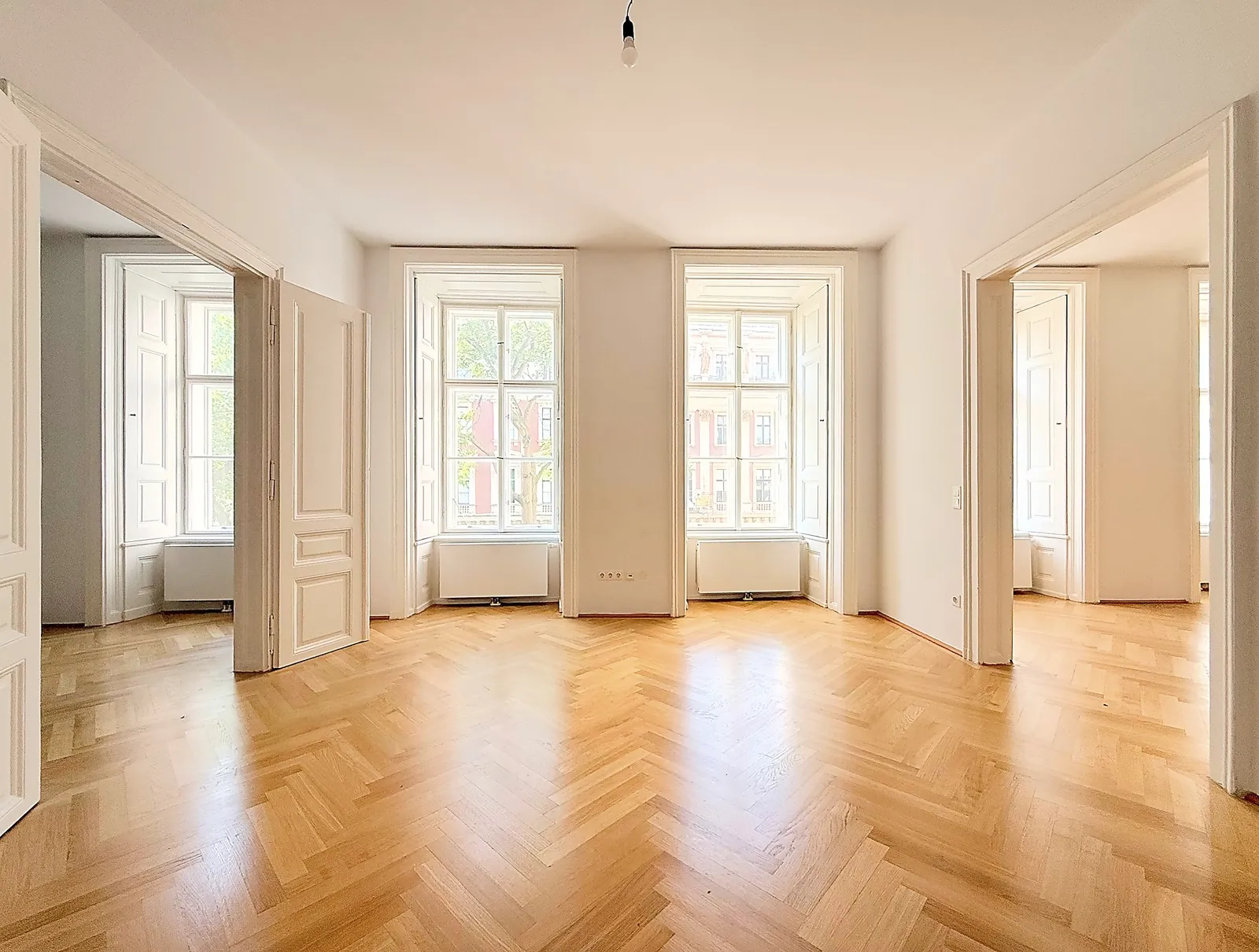Großzügige 4-Zimmer-Wohnung beim Schottentor in 1010 Wien, Foto 1