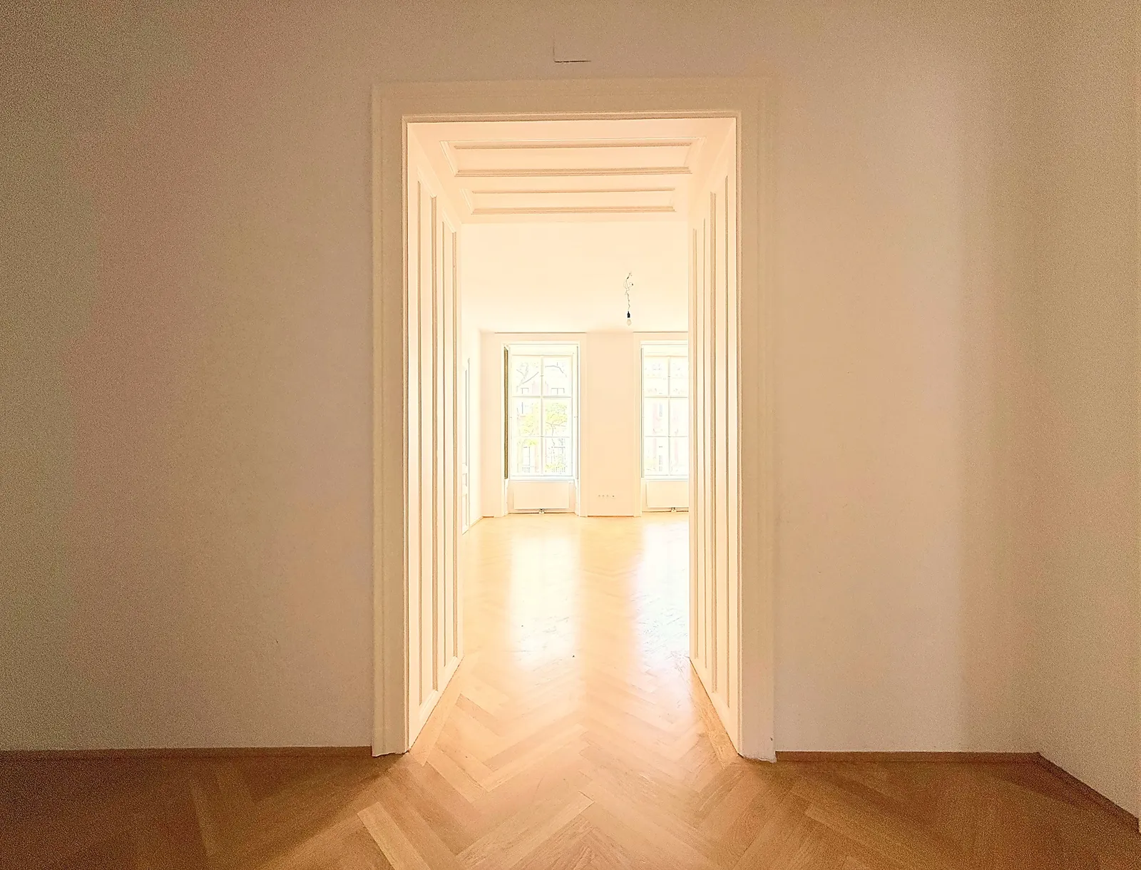 Großzügige 4-Zimmer-Wohnung beim Schottentor in 1010 Wien, Foto 3